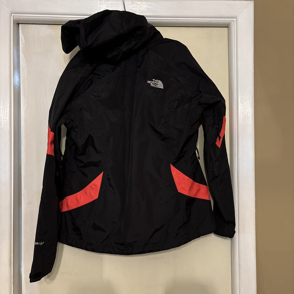 EUC WOMEN’S THE NORTH FACE HYVENT JACKET WATERPROOF HOODED BLACK SALMON - Picture 9 of 9